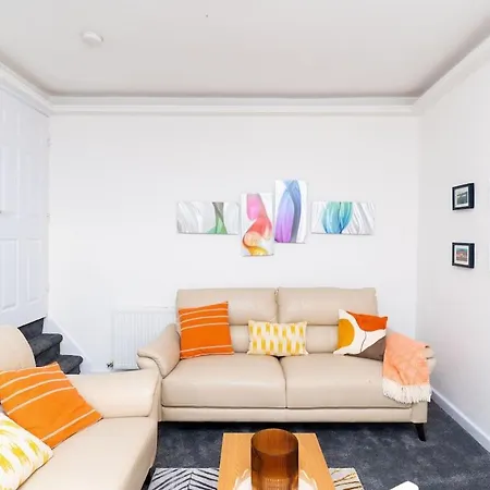 Clifton - Spacious Close To *
